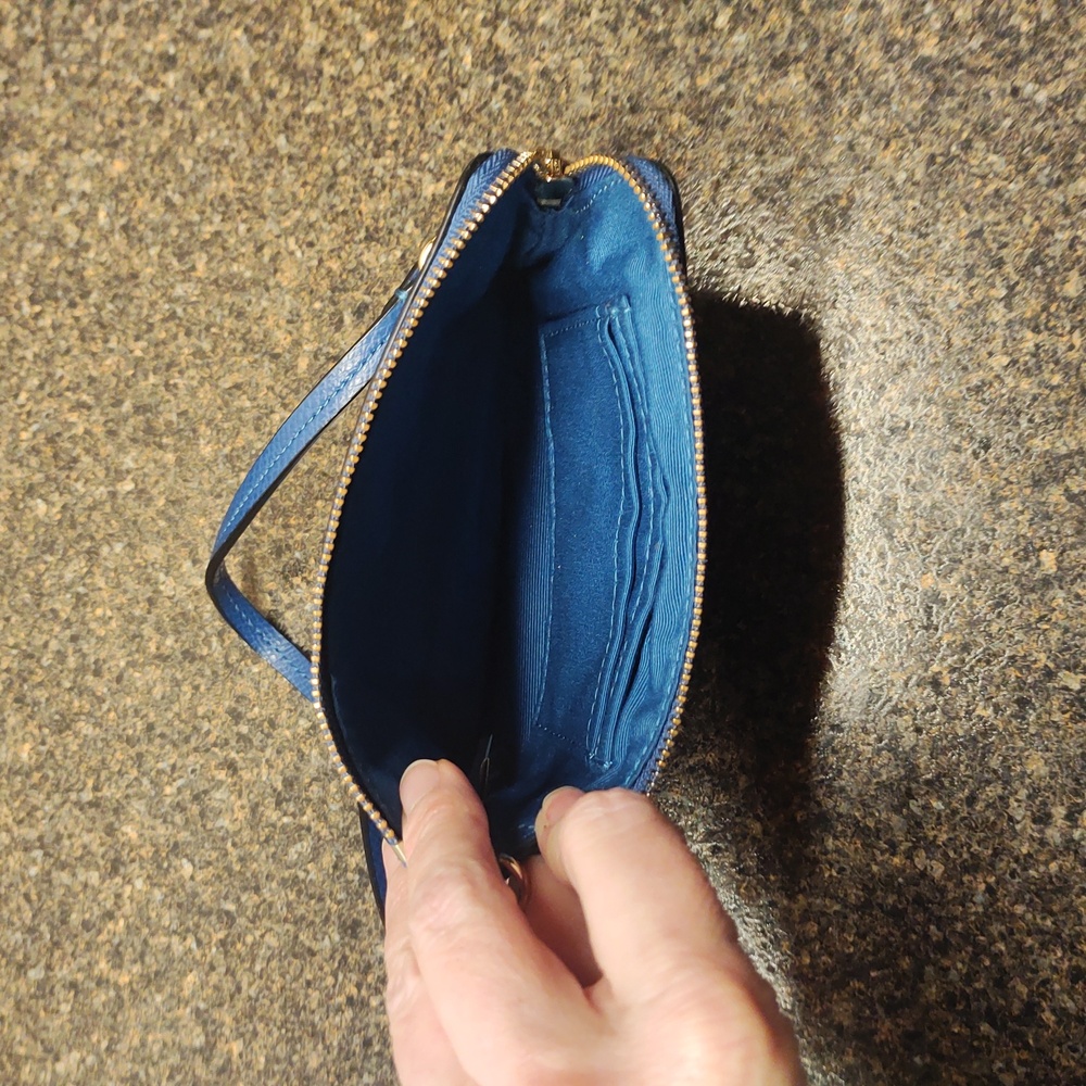 SOLD - Bundle!🔥 COACH & Banana Republic Purse & Wristlet *READ!* Final Price - Picture 4 of 13